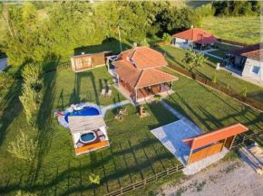 Family House Maksimović